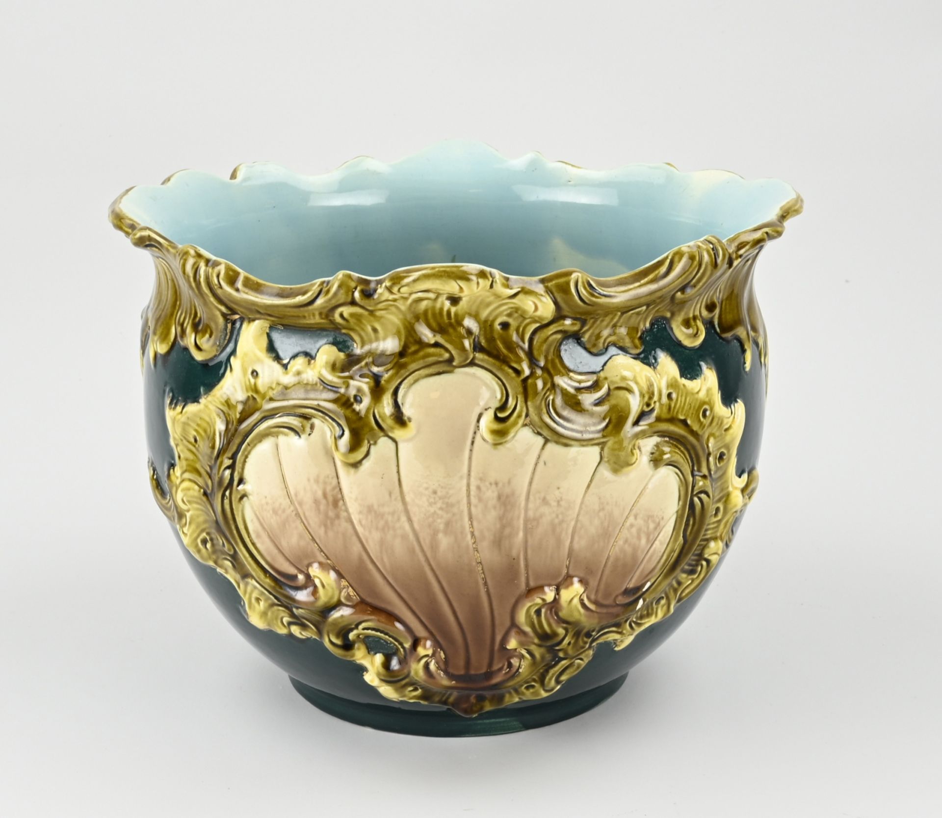 Majolica flower pot