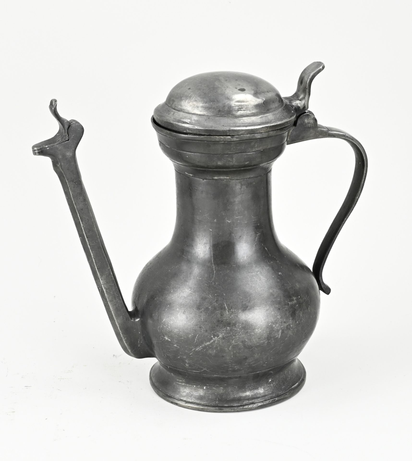 Antique pewter jug, H 24.5 cm.