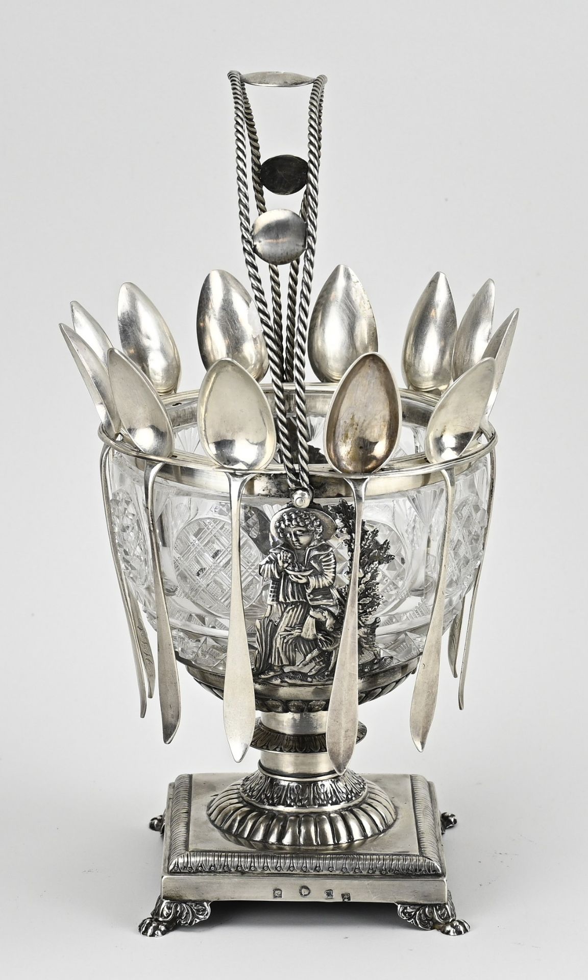 Sugar bowl with silverware