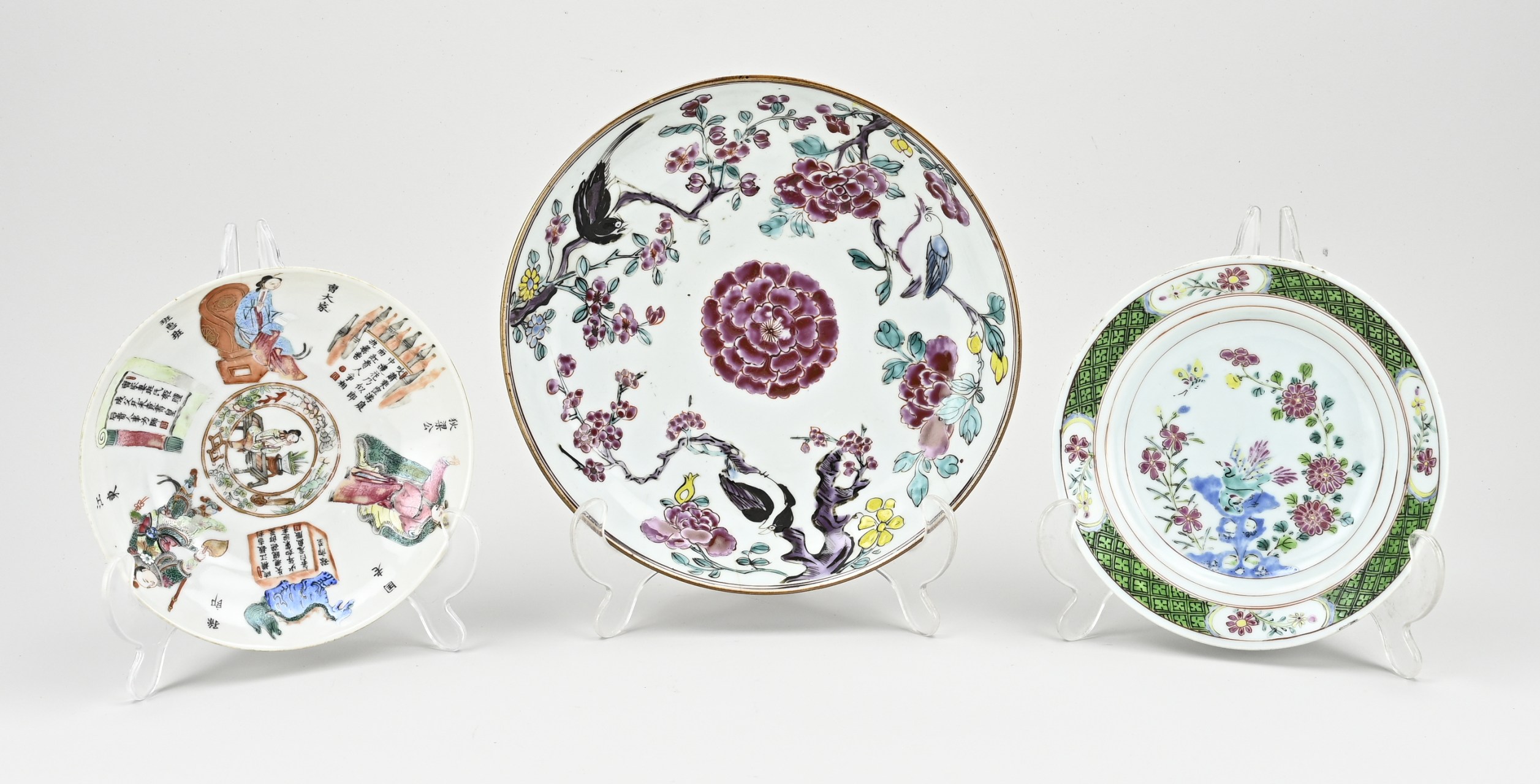 Three Chinese plates Ø 16 - 22 cm.