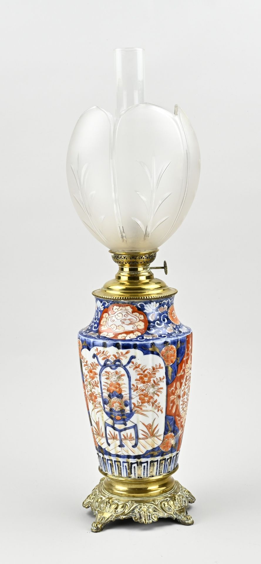 Japanese Imari kerosene lamp, H 65 cm.