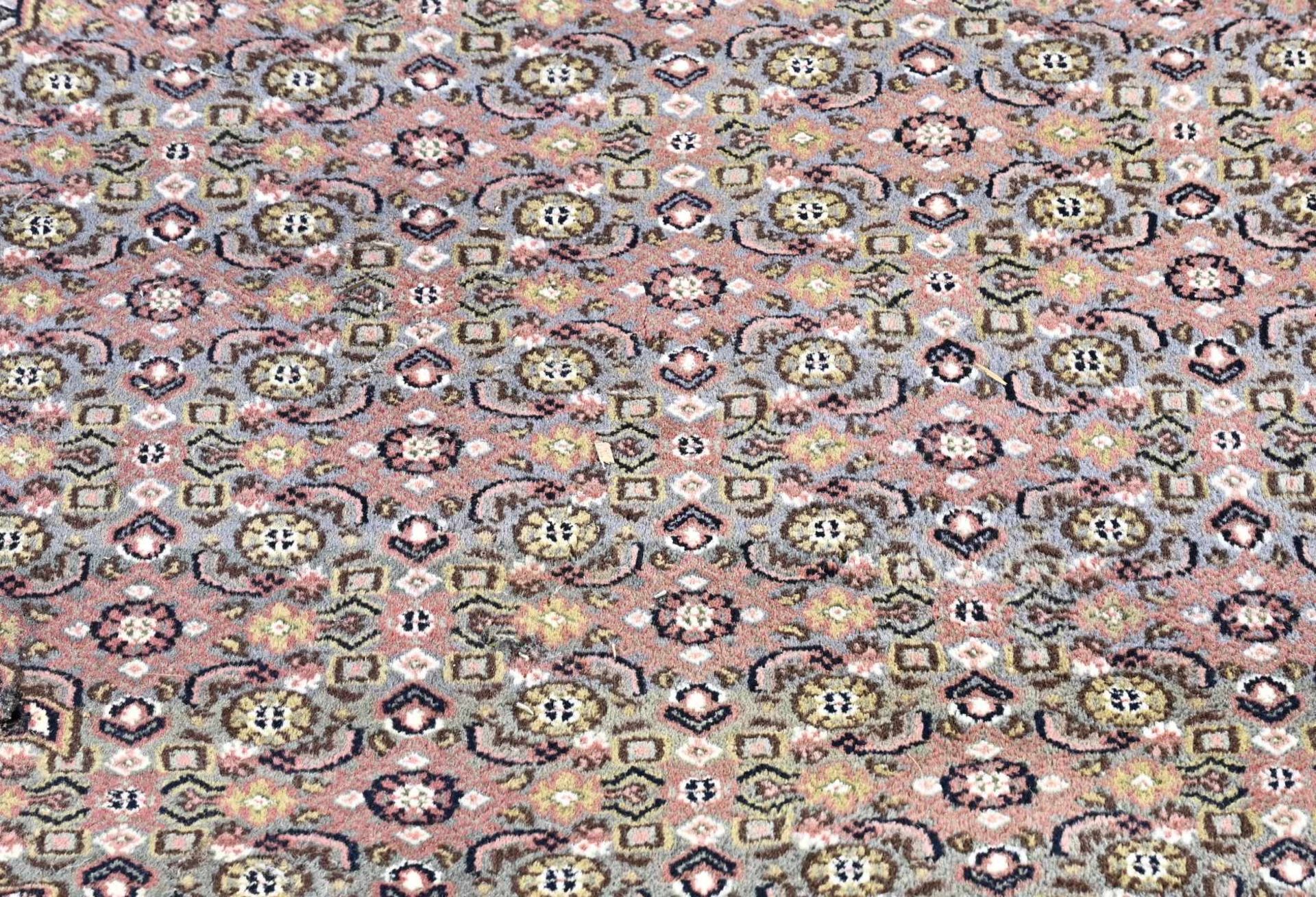 Hand-knotted Persian carpet, 188 x 127 cm. - Bild 2 aus 3