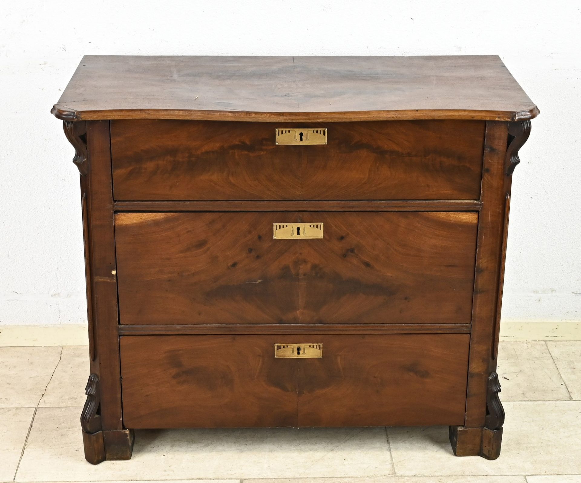 Mahogany chest of drawers, 1870