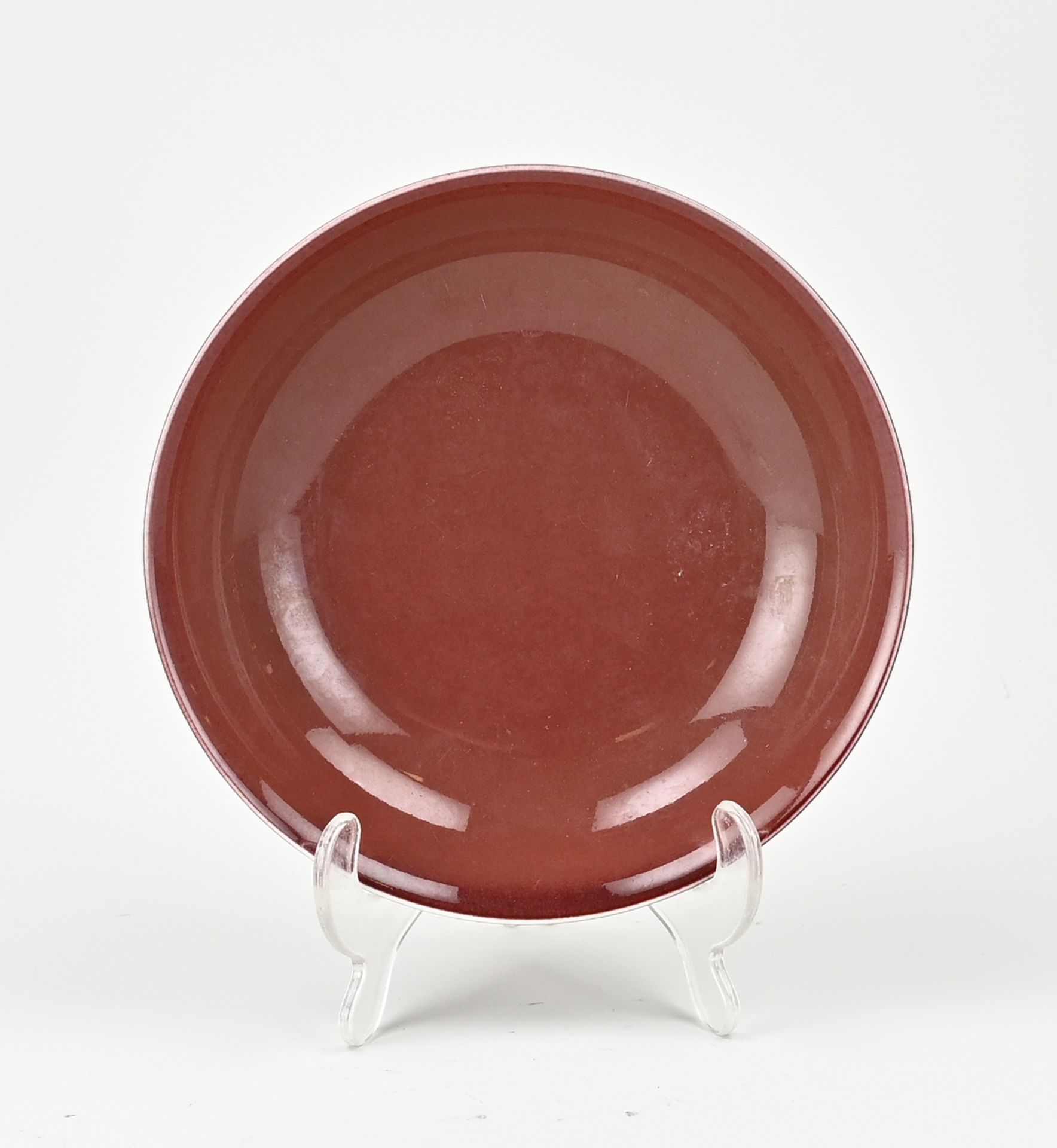 Chinese dark red plate Ø 19.2 cm.