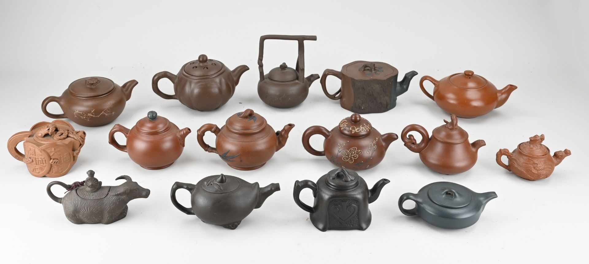 Chinese porcelain teapots (15x)