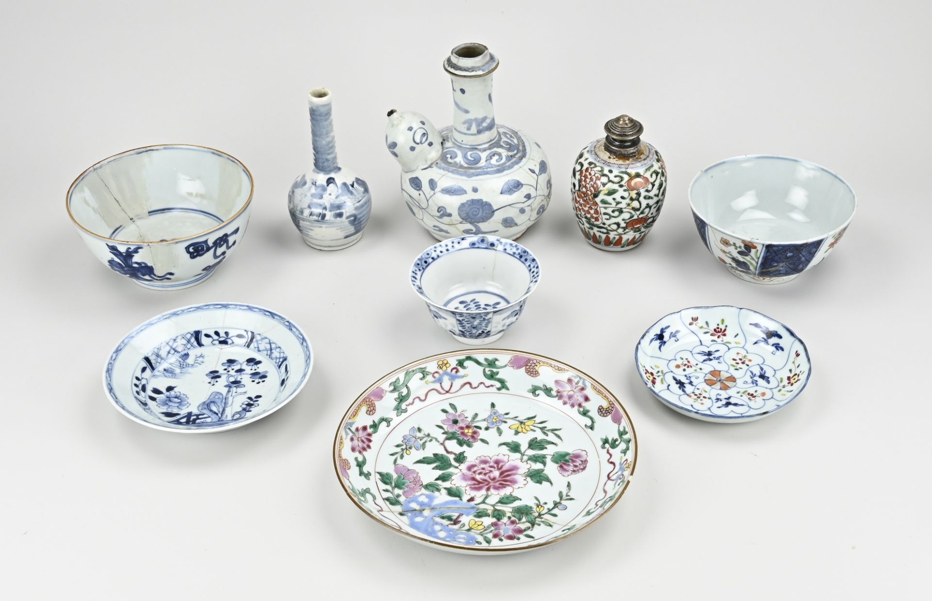 Lot of antique Chinese porcelain (9x)