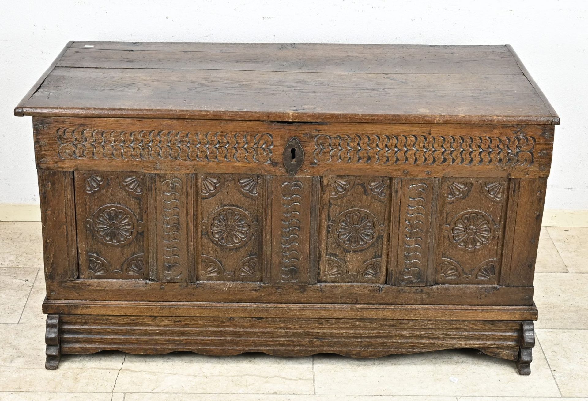 18th century oak chest of drawers