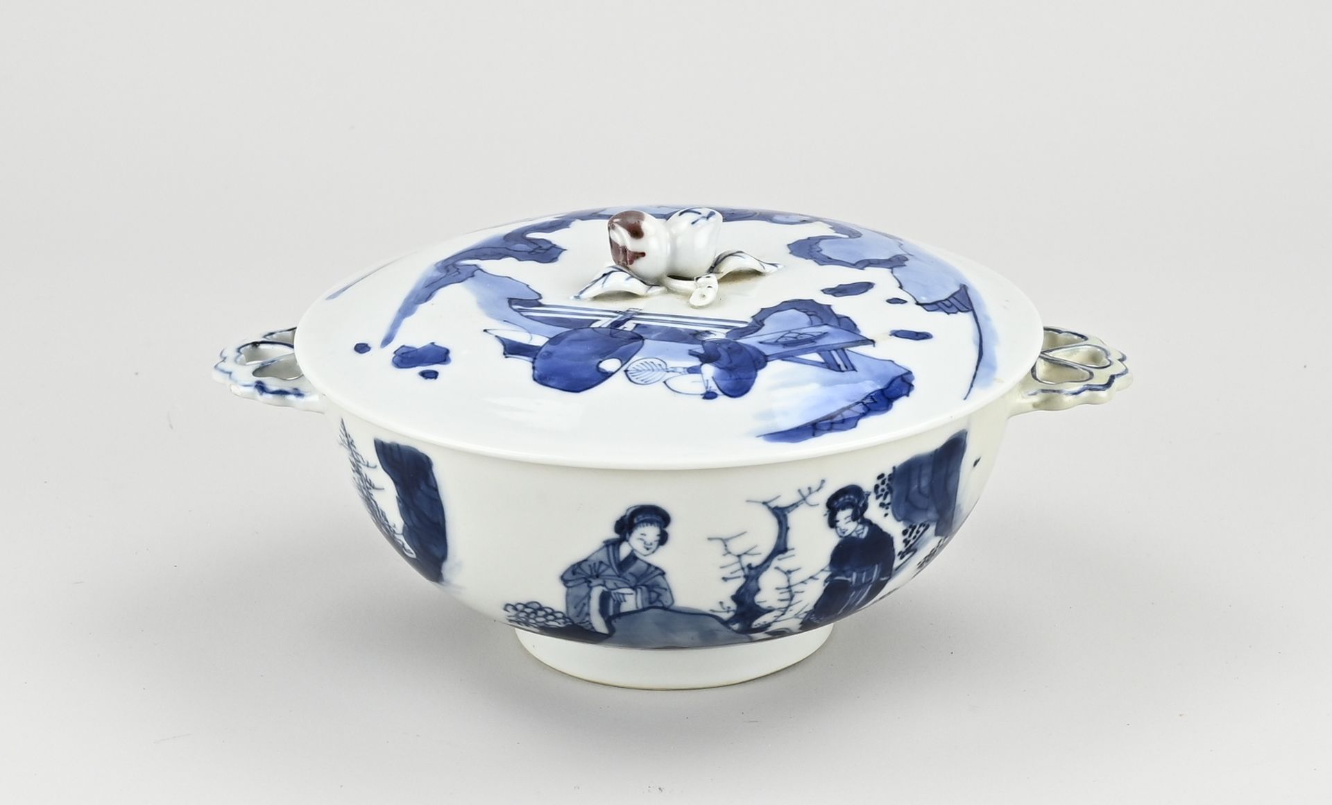 Chinese kang xi bowl with lid Ø 15.2 cm.