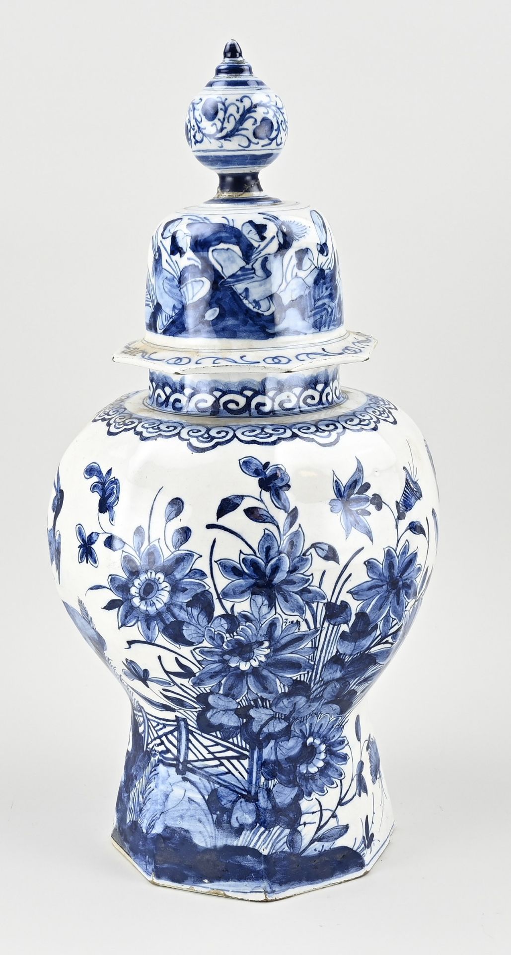 Delft vase with lid, H 54 cm.