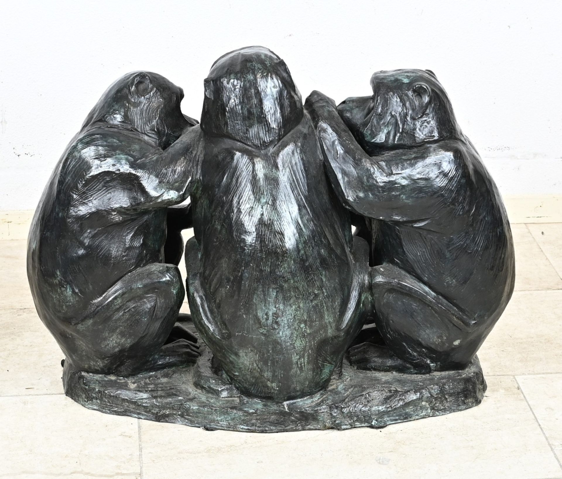 Bronze group with monkeys - Image 2 of 2