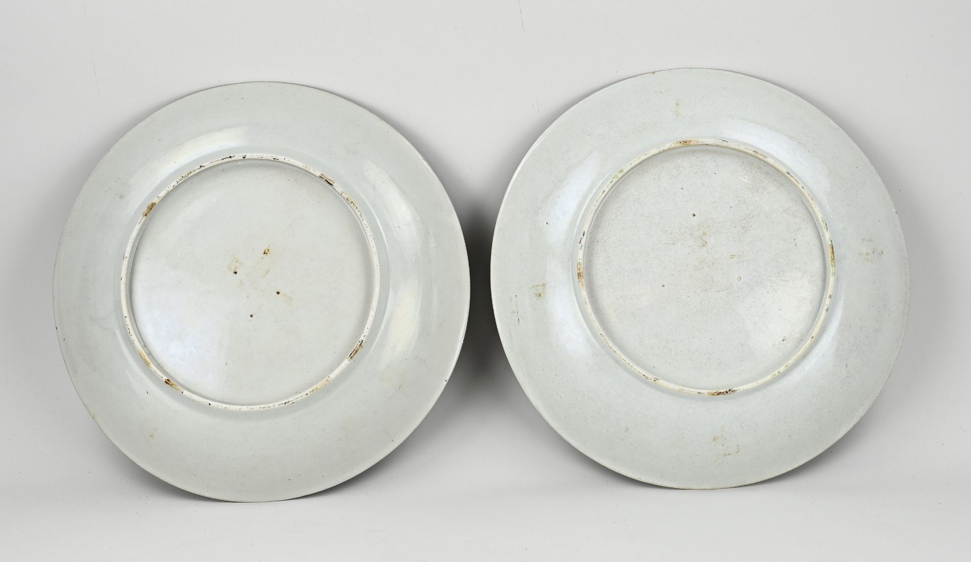 Two large Chinese dishes Ø 37 cm. - Bild 2 aus 2