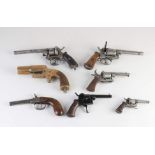 7x Various antique pistols (defective)