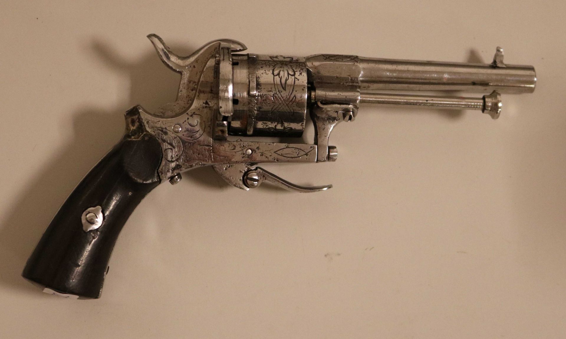 Revolver, L 17 cm.