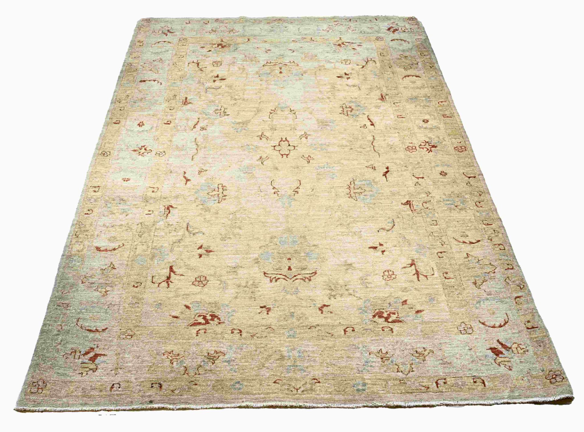 Syrian carpet, 250 x 168 cm.