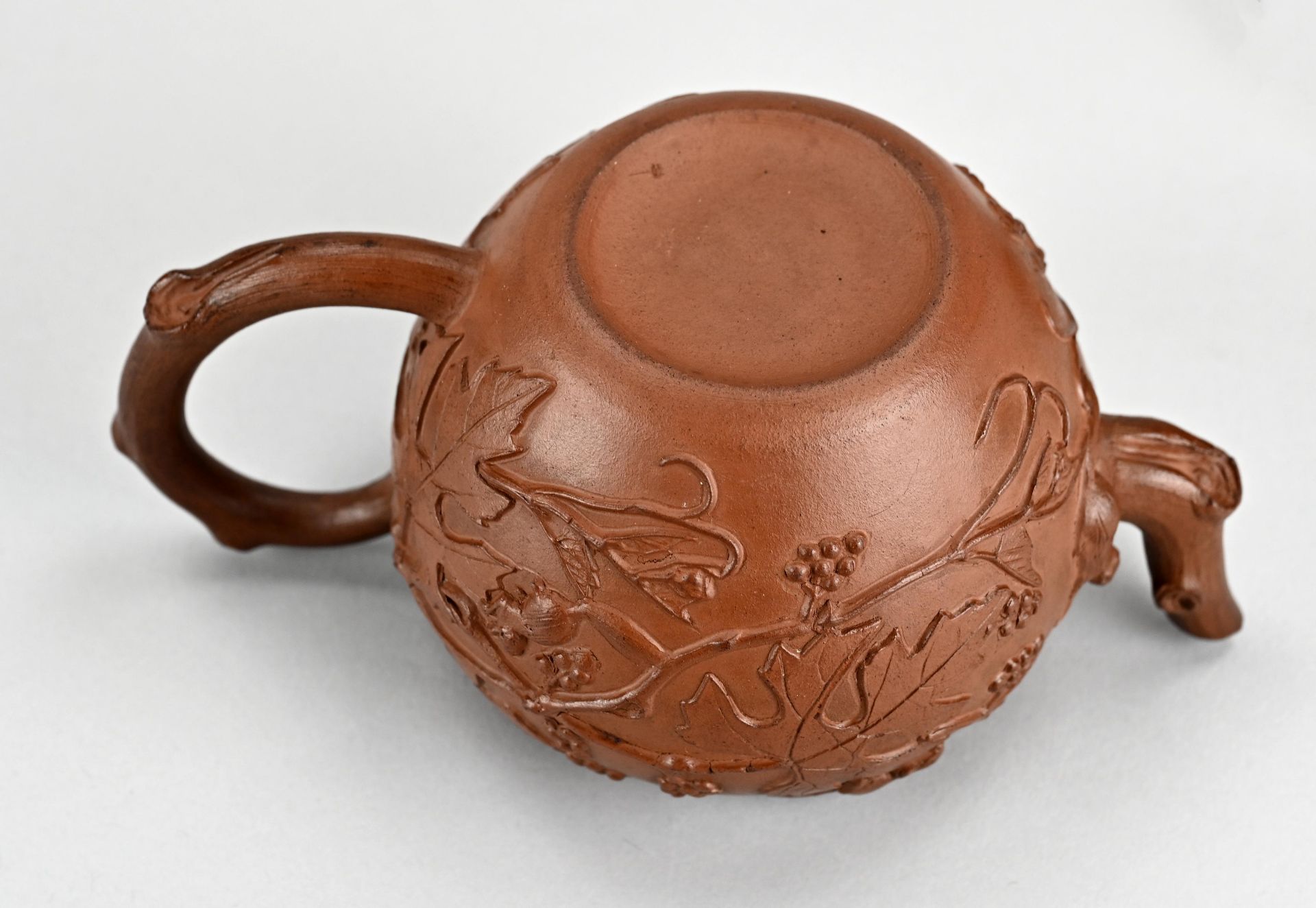 Chinese teapot Ø 9.5 cm. - Image 3 of 3