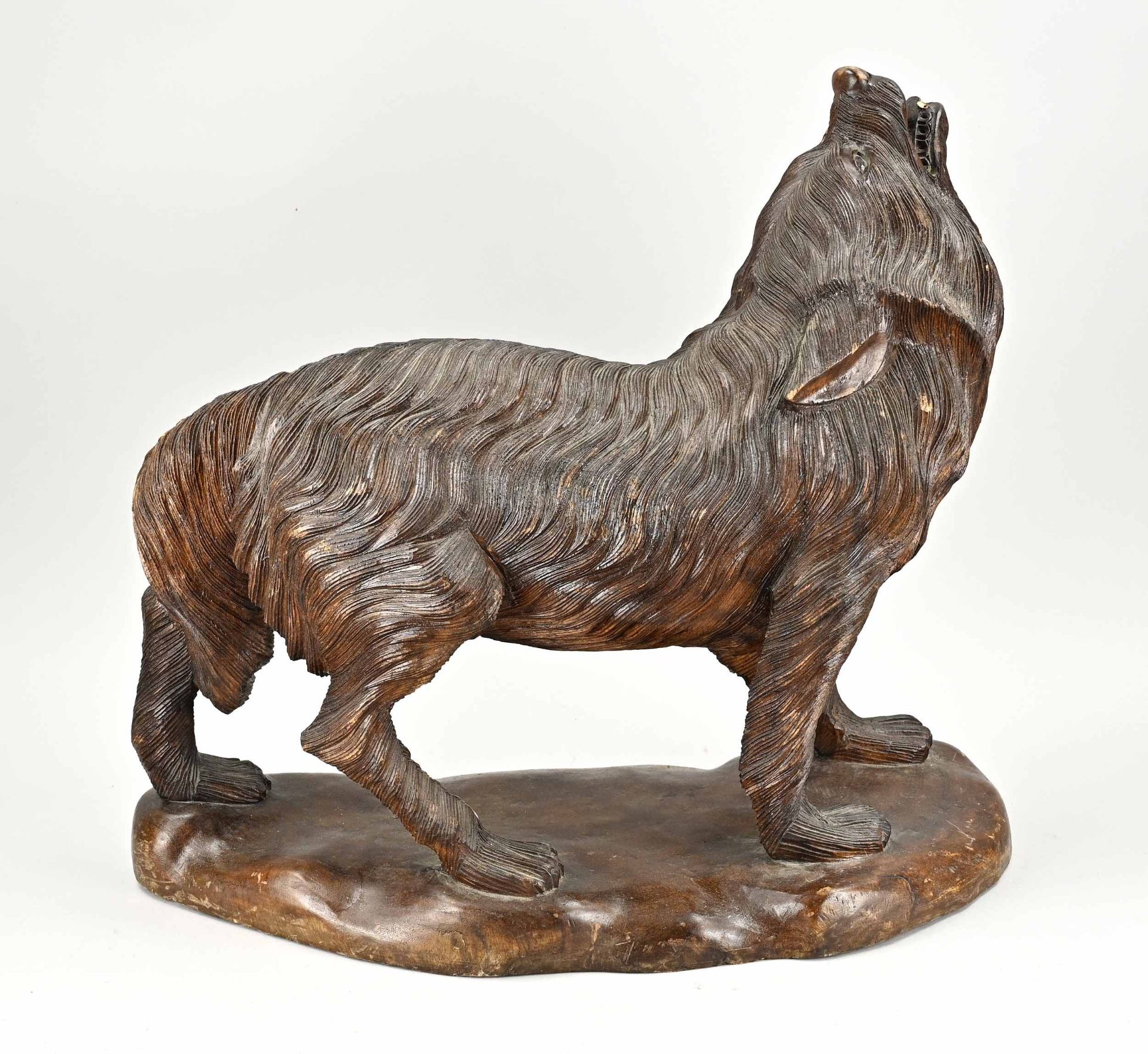 Wood-carved wolf, 1900 - Image 2 of 2