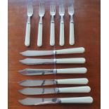 A quantity of silver plate flatware fish cutlery (10 pieces)