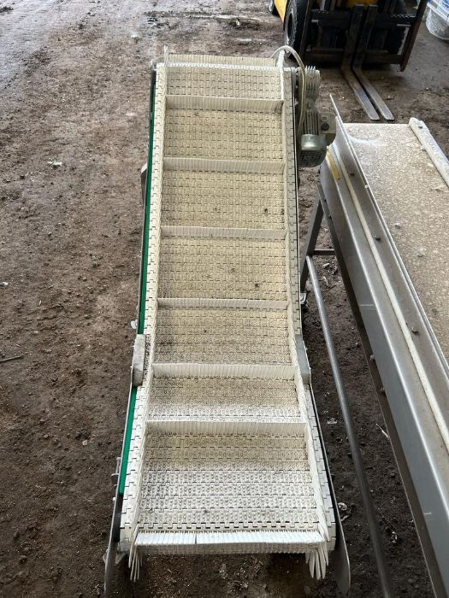 INCLINED CONVEYOR - Image 2 of 3