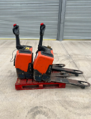 2 X ELECTRIC PALLET TRUCK