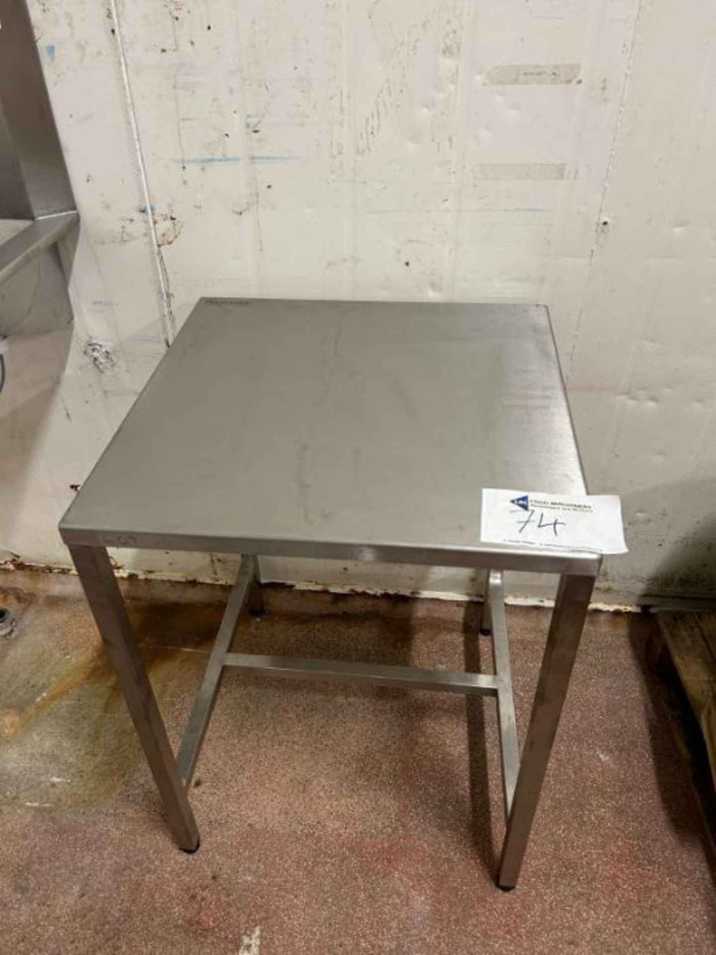 STAINLESS TABLE