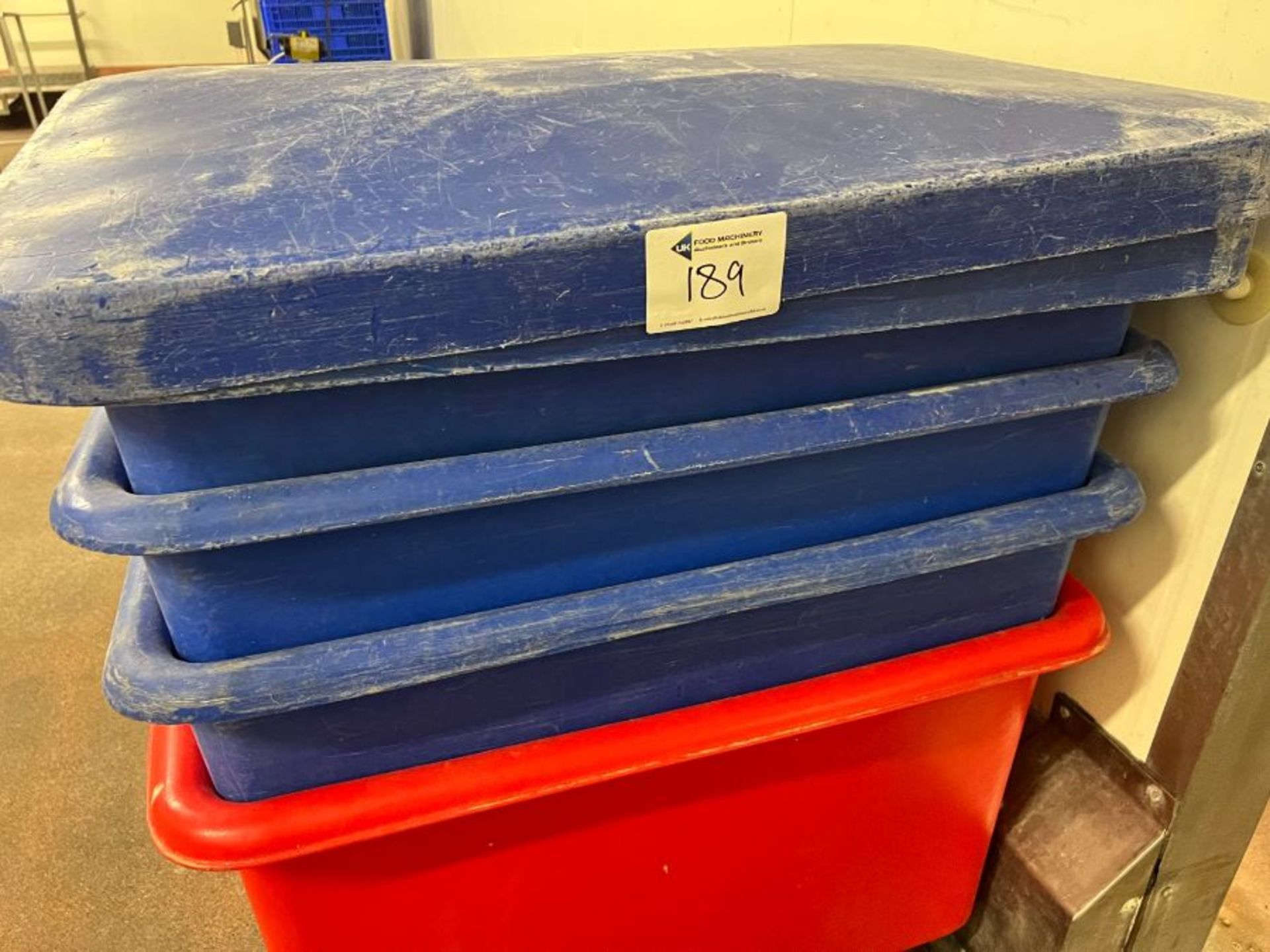 4 MOBILE PLASTIC BINS AND 2 LIDS