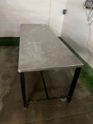 STAINLESS STEEL TABLE