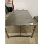 STAINLESS STEEL TABLE