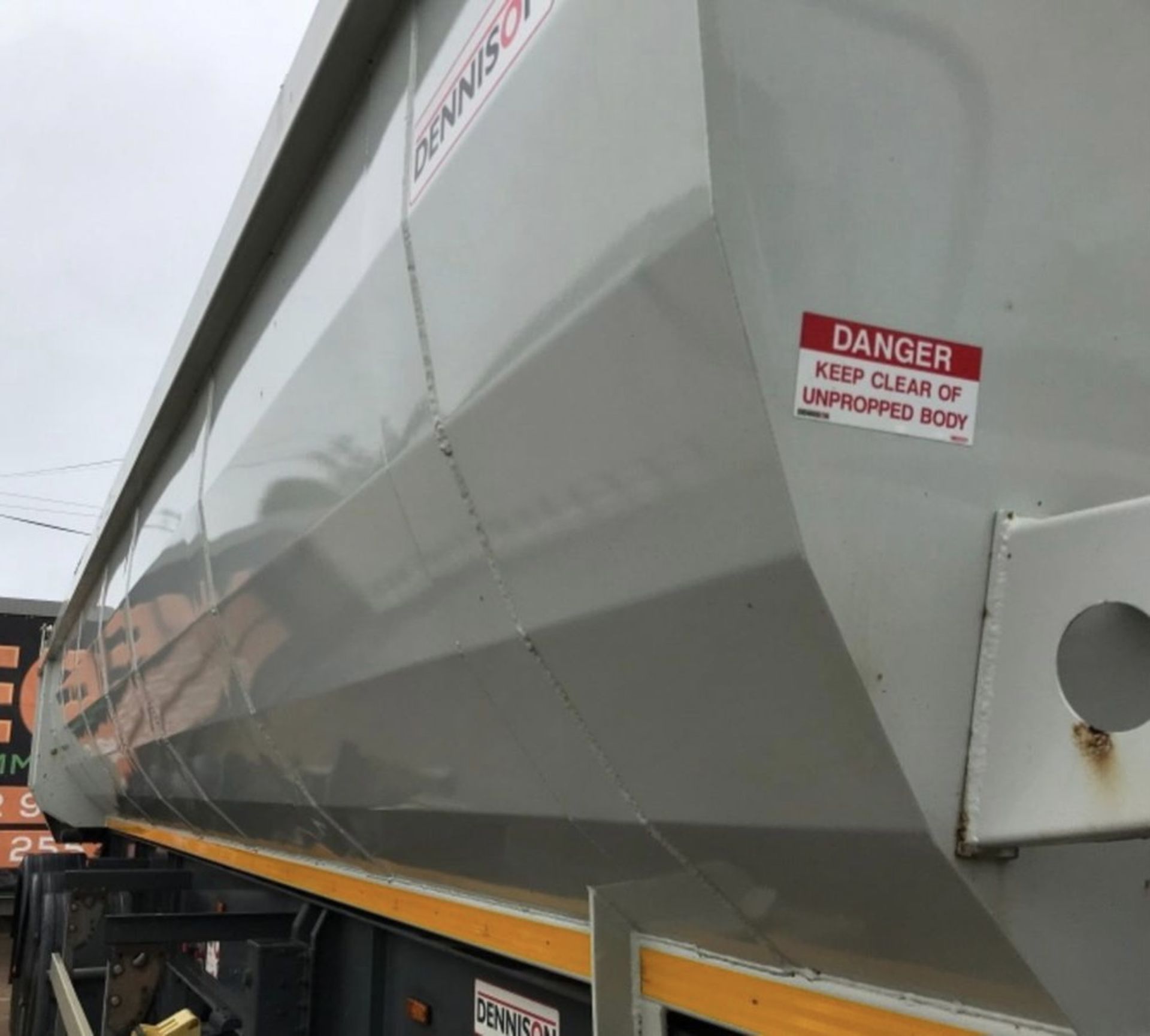 2019 DENNISON HALF PIPE TIPPING TRAILER - Image 2 of 18