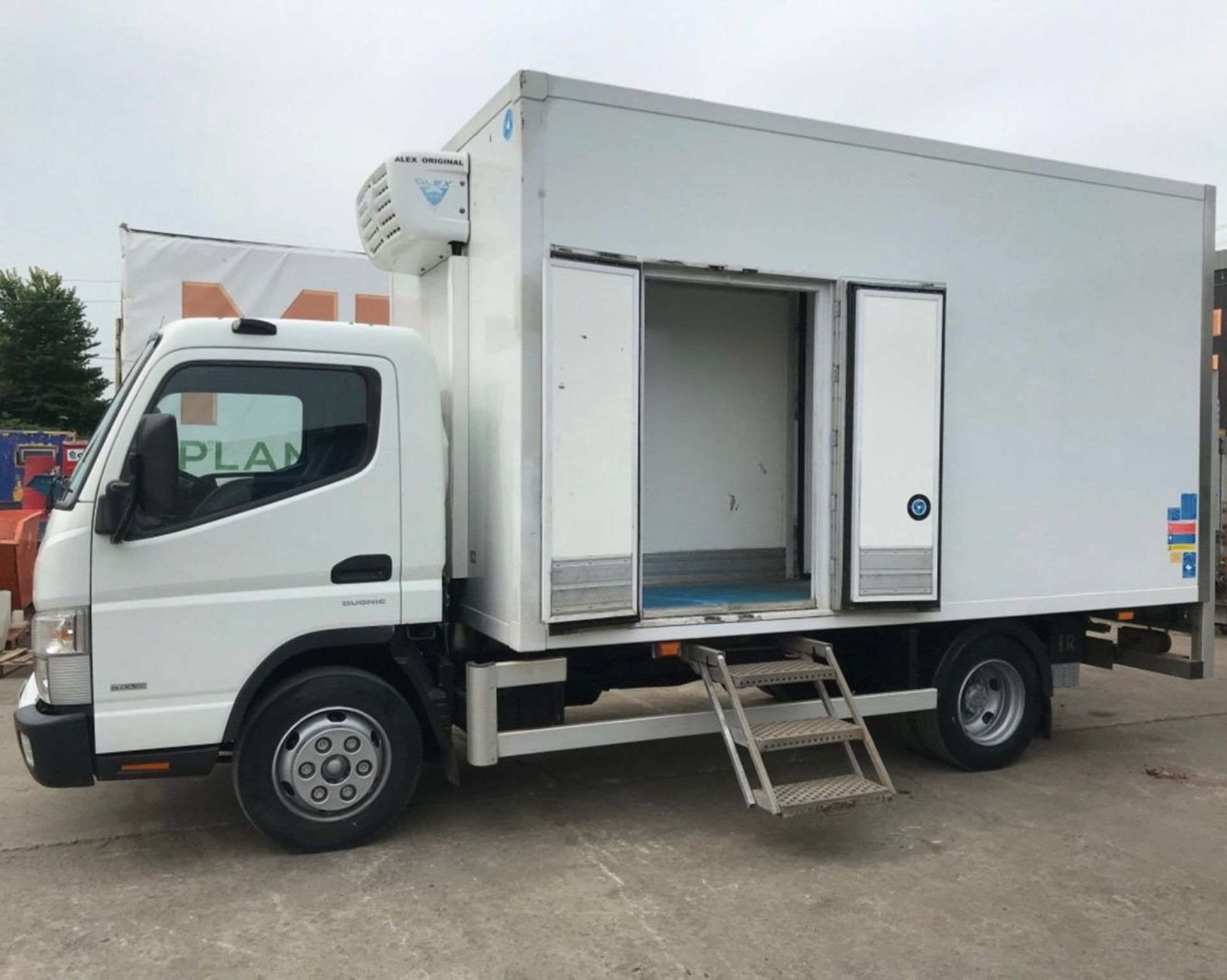 2015 MITSUBISHI CANTER/FUSO 7C15 REFRIDGERATED CHASSIS CAB