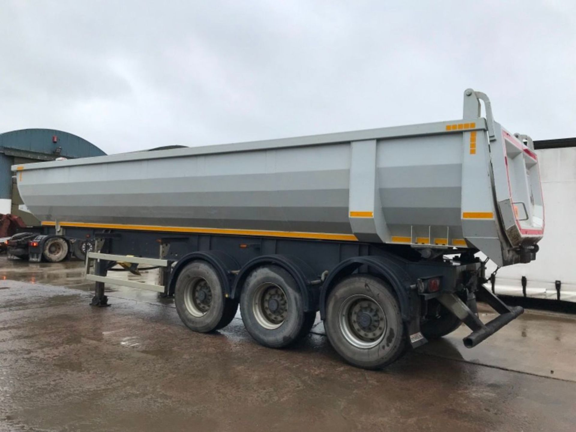2019 DENNISON HALF PIPE TIPPING TRAILER - Image 8 of 18