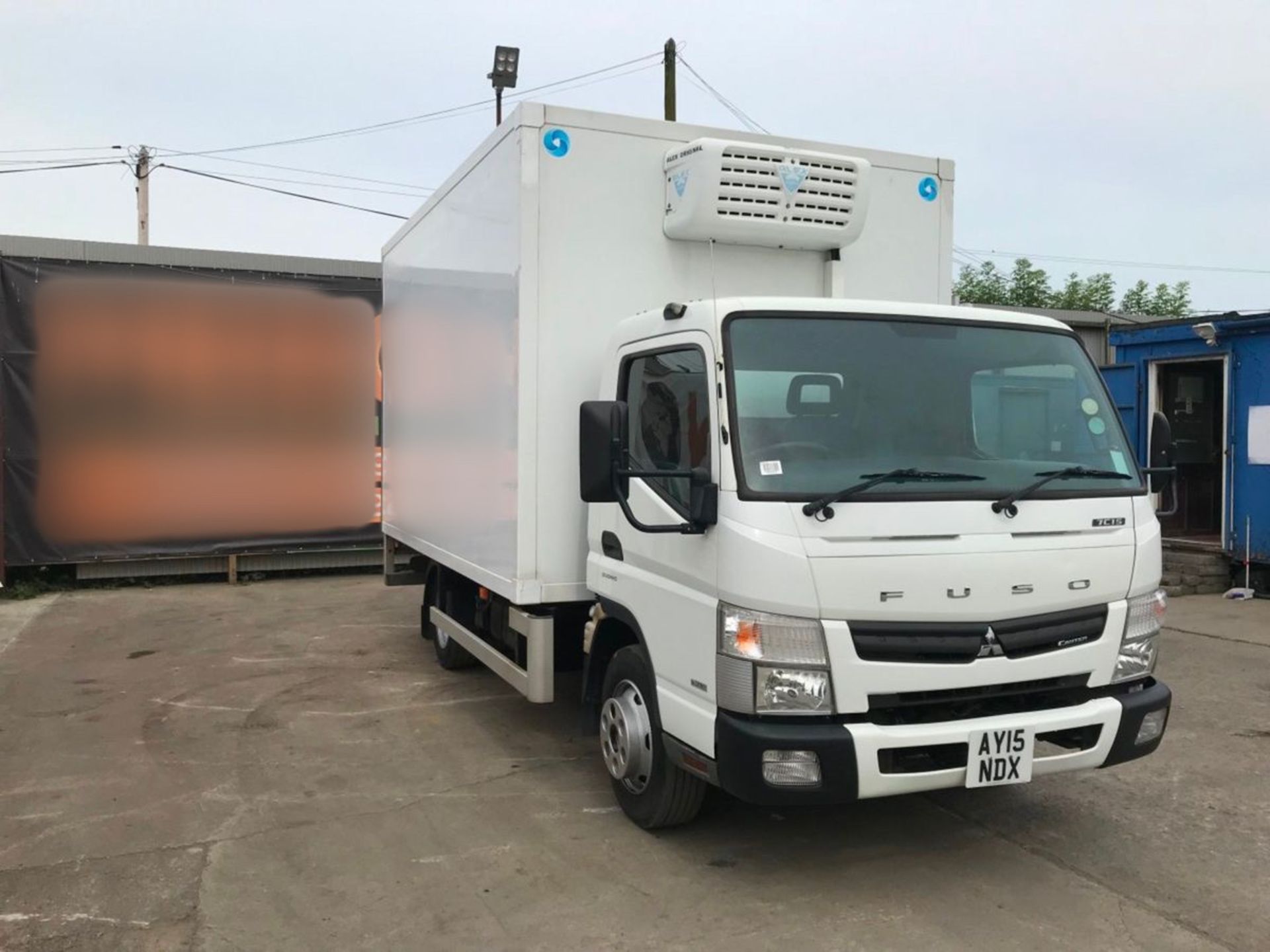 2015 MITSUBISHI CANTER/FUSO 7C15 REFRIDGERATED CHASSIS CAB - Image 5 of 14