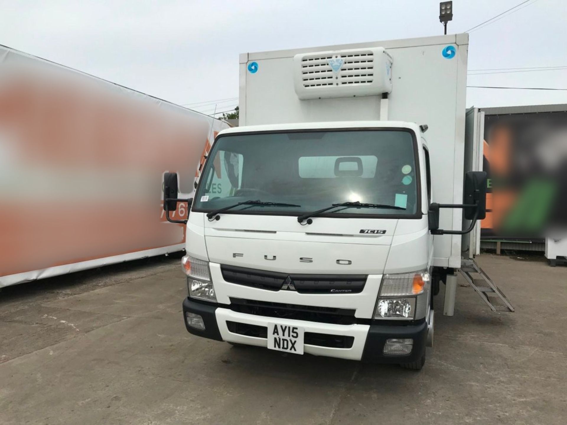 2015 MITSUBISHI CANTER/FUSO 7C15 REFRIDGERATED CHASSIS CAB - Image 2 of 14