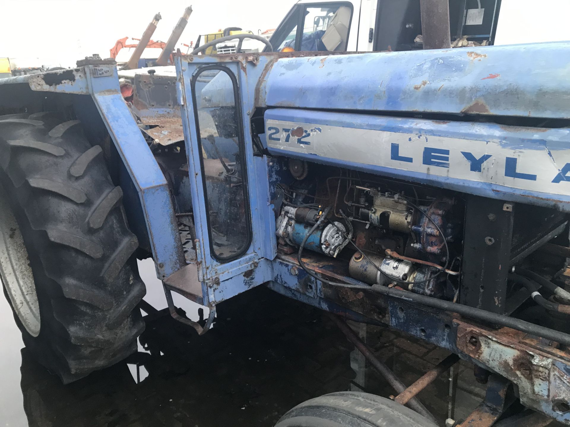 272 LAYLAND TRACTOR