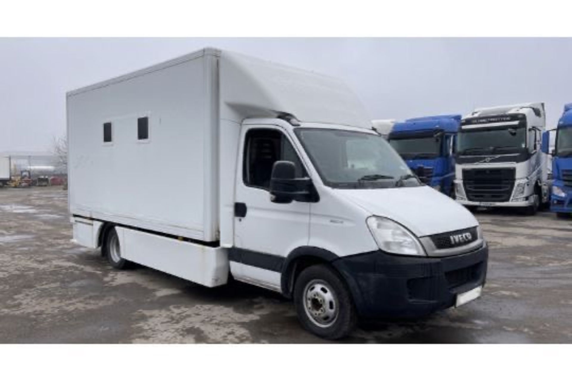 BX11 TLO. 2011 IVECO DAILY 50C14 BOX VAN. 4x2. DIESEL. MANUAL GEARBOX. E/WINDOWS & MIRROS. - Image 2 of 22