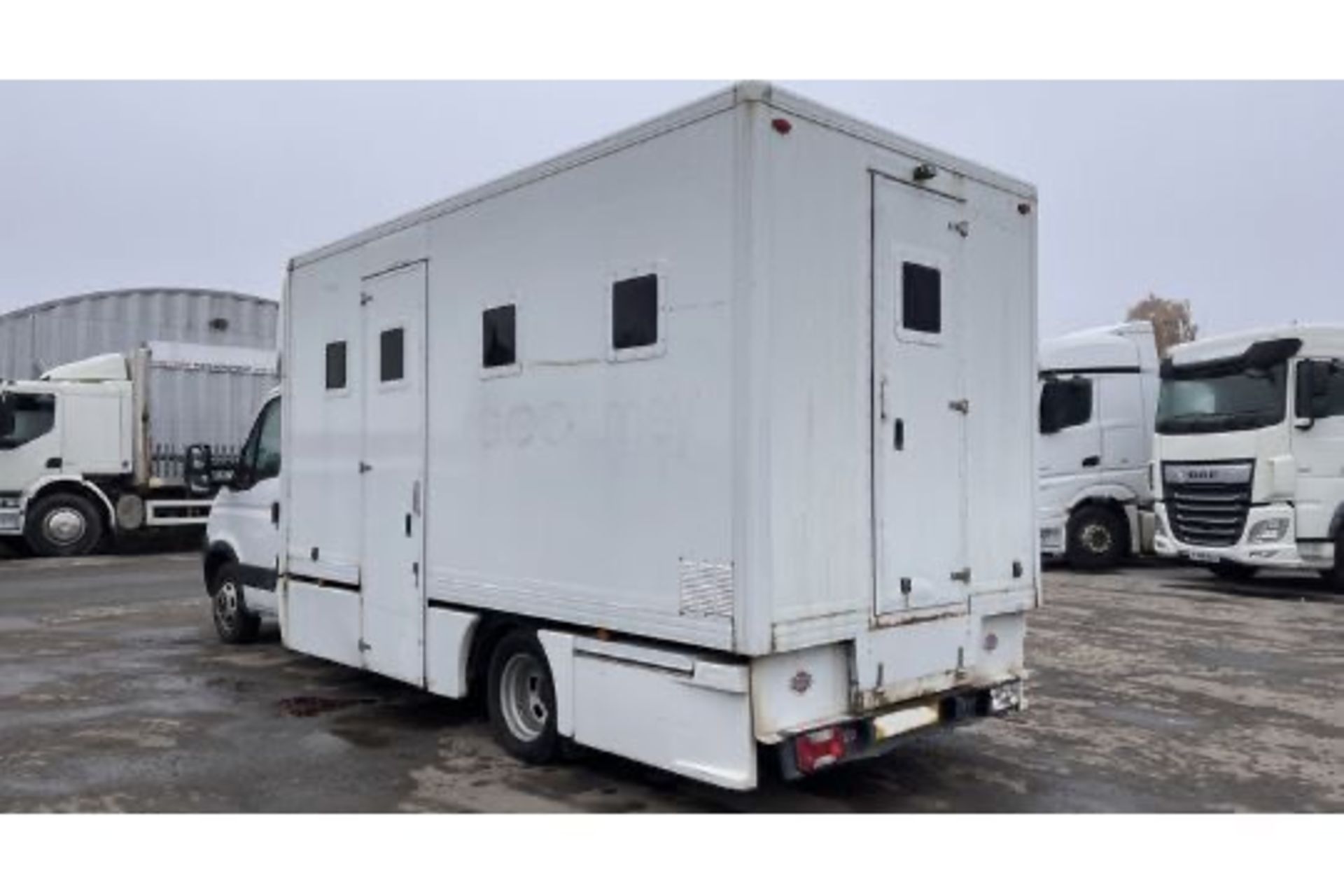 BX11 TLO. 2011 IVECO DAILY 50C14 BOX VAN. 4x2. DIESEL. MANUAL GEARBOX. E/WINDOWS & MIRROS. - Image 3 of 22