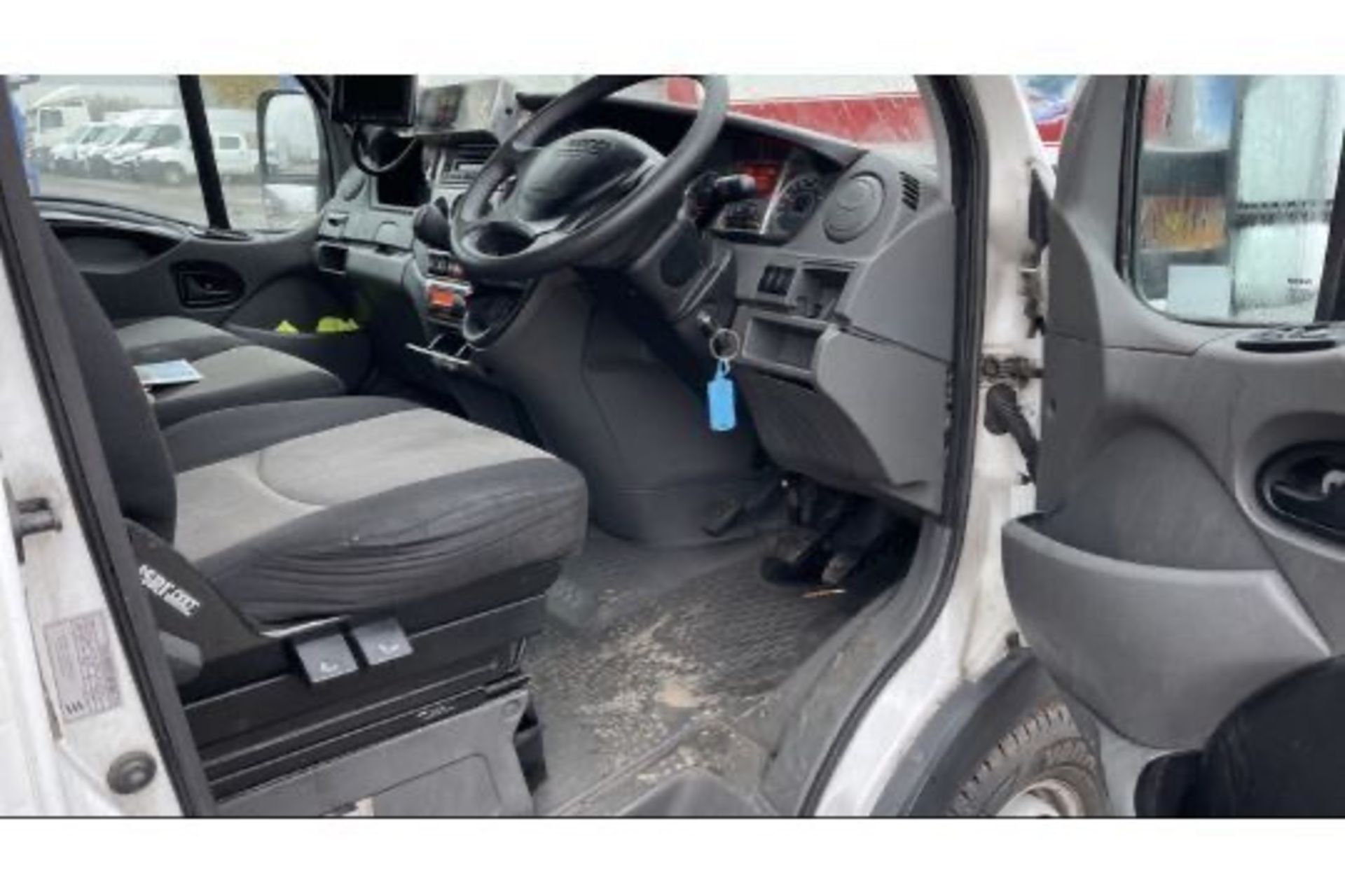 BX11 TLO. 2011 IVECO DAILY 50C14 BOX VAN. 4x2. DIESEL. MANUAL GEARBOX. E/WINDOWS & MIRROS. - Image 6 of 22