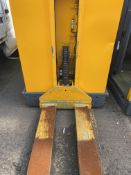 2006 BATTERY OPERATED JUNGHEINRICH FORKLIFT