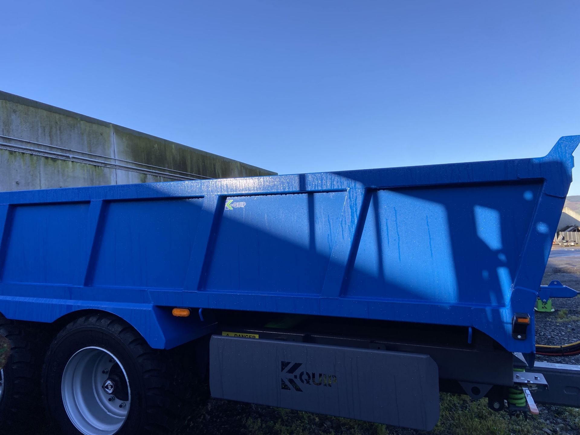 NEW UNSED K QUIP MULTI PURPOSE DUMP TRAILER - Image 9 of 19