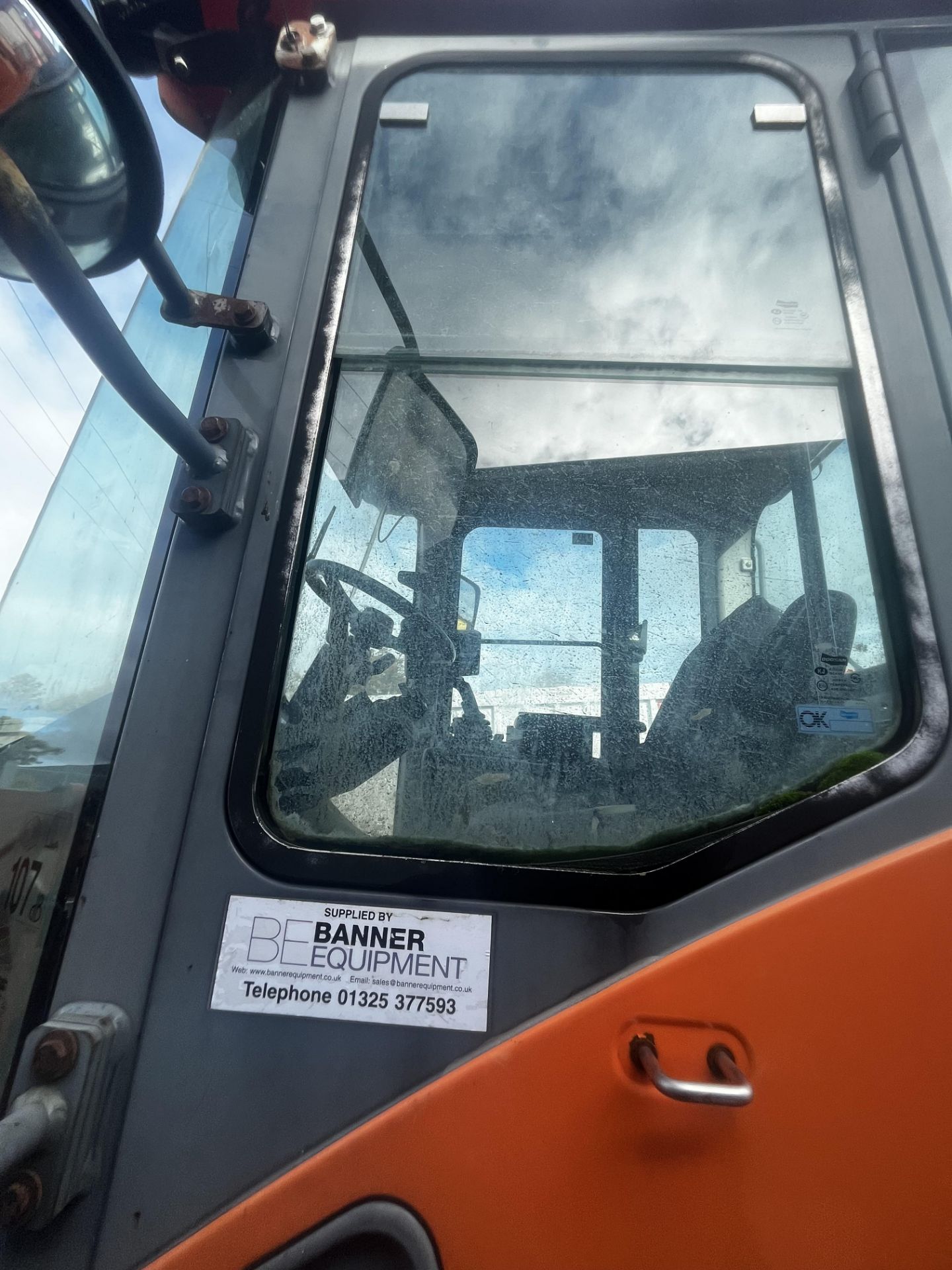 DOOSAN DL420 LOADING SHOVEL - Image 16 of 18