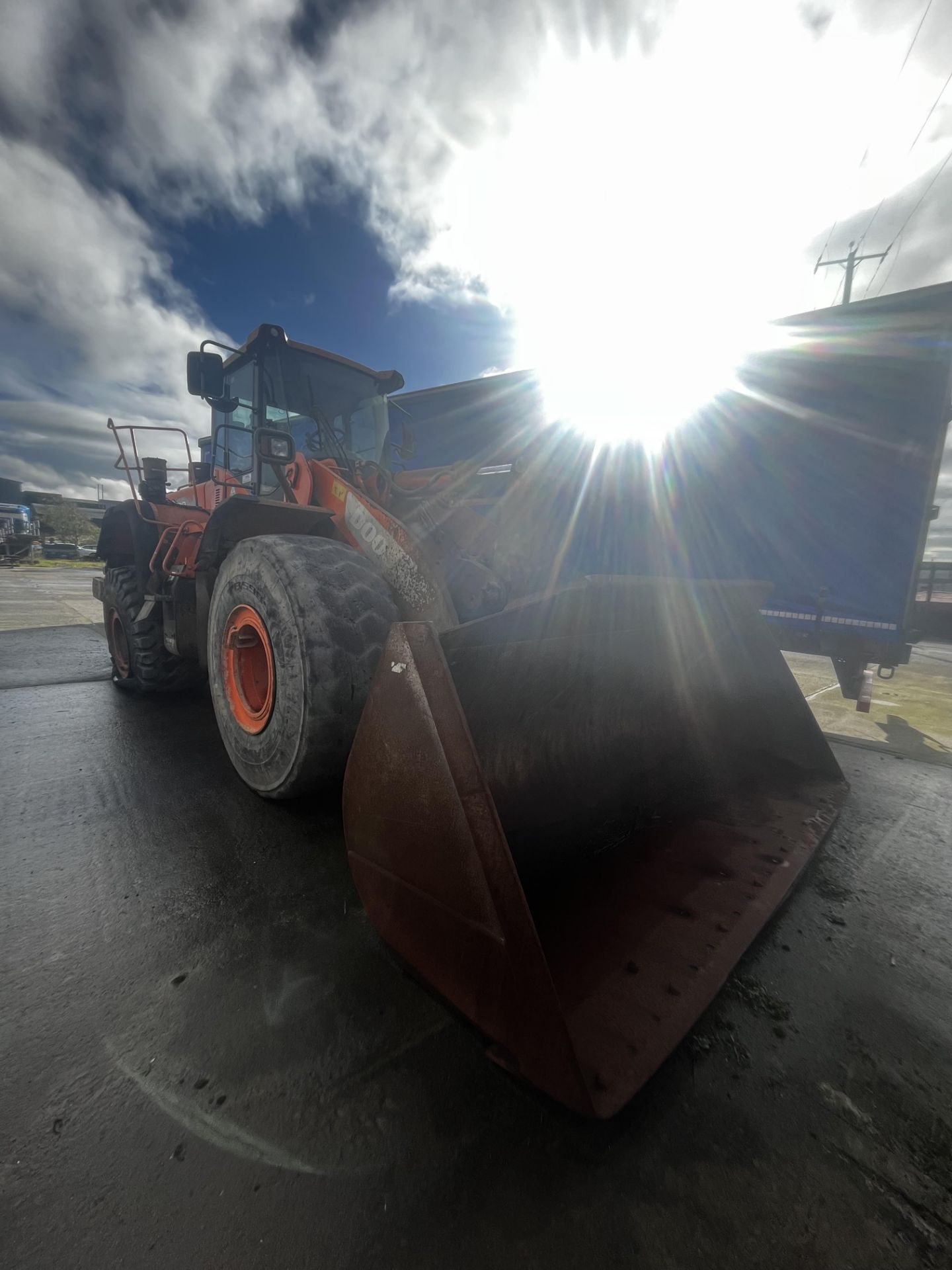 DOOSAN DL420 LOADING SHOVEL - Image 7 of 18