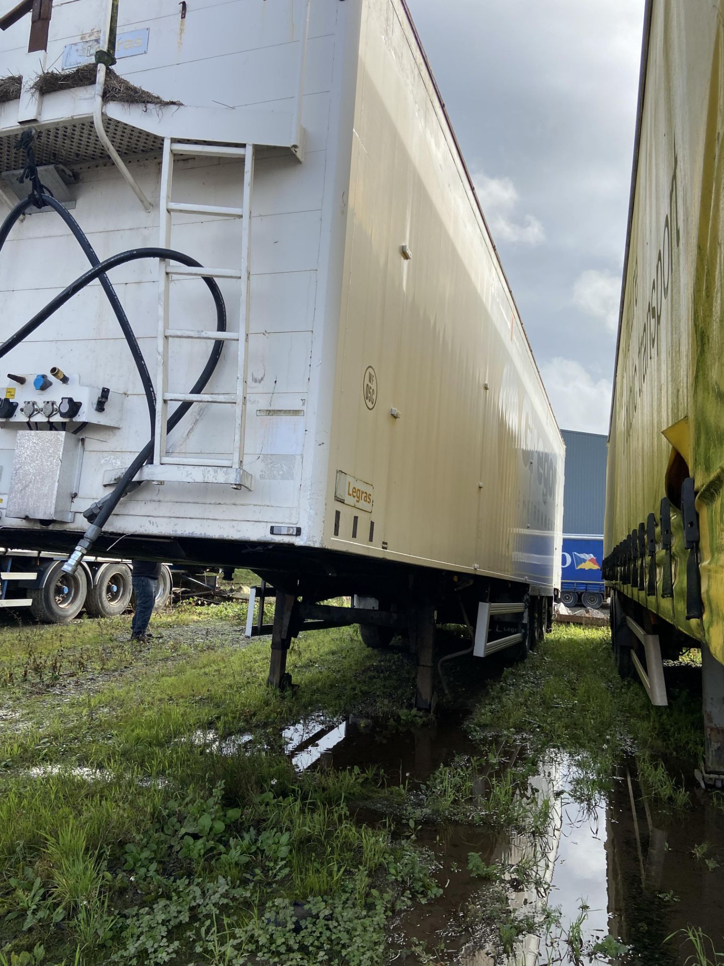 WHITE LEGRAS WALKING FLOOR TRIAXEL TRAILER - Image 15 of 15