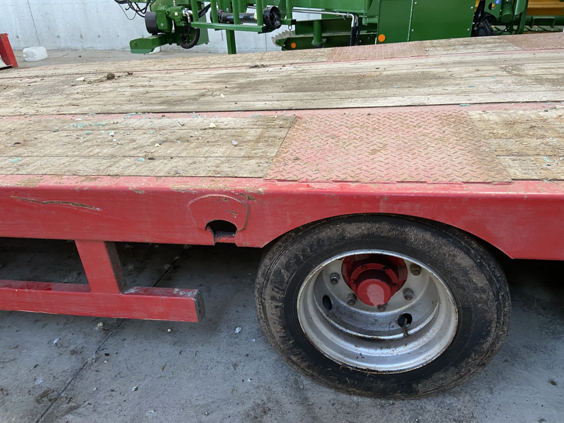 McCAULEY FLATBED PLANT TRAILER. WITH RAMPS - Image 3 of 9