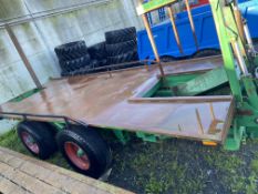 TILT BALE TRAILER WITH FORKS