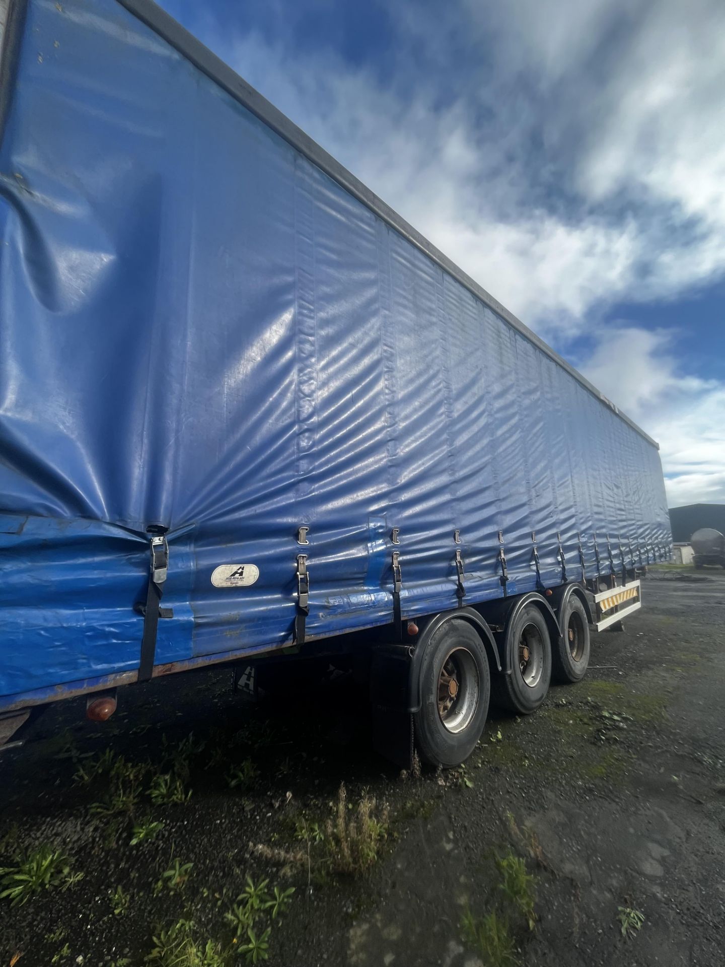 MONTRACON CURTAINSIDER