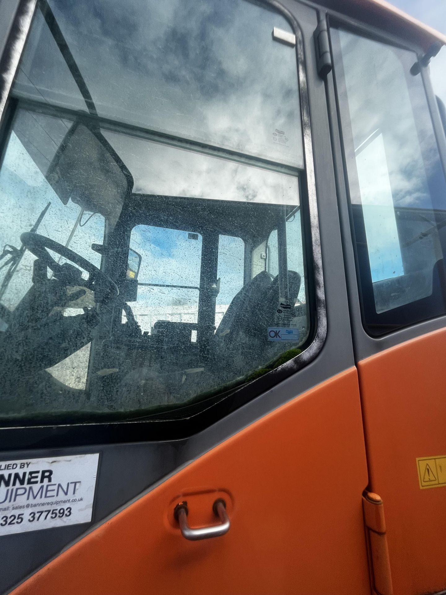 DOOSAN DL420 LOADING SHOVEL - Image 15 of 18