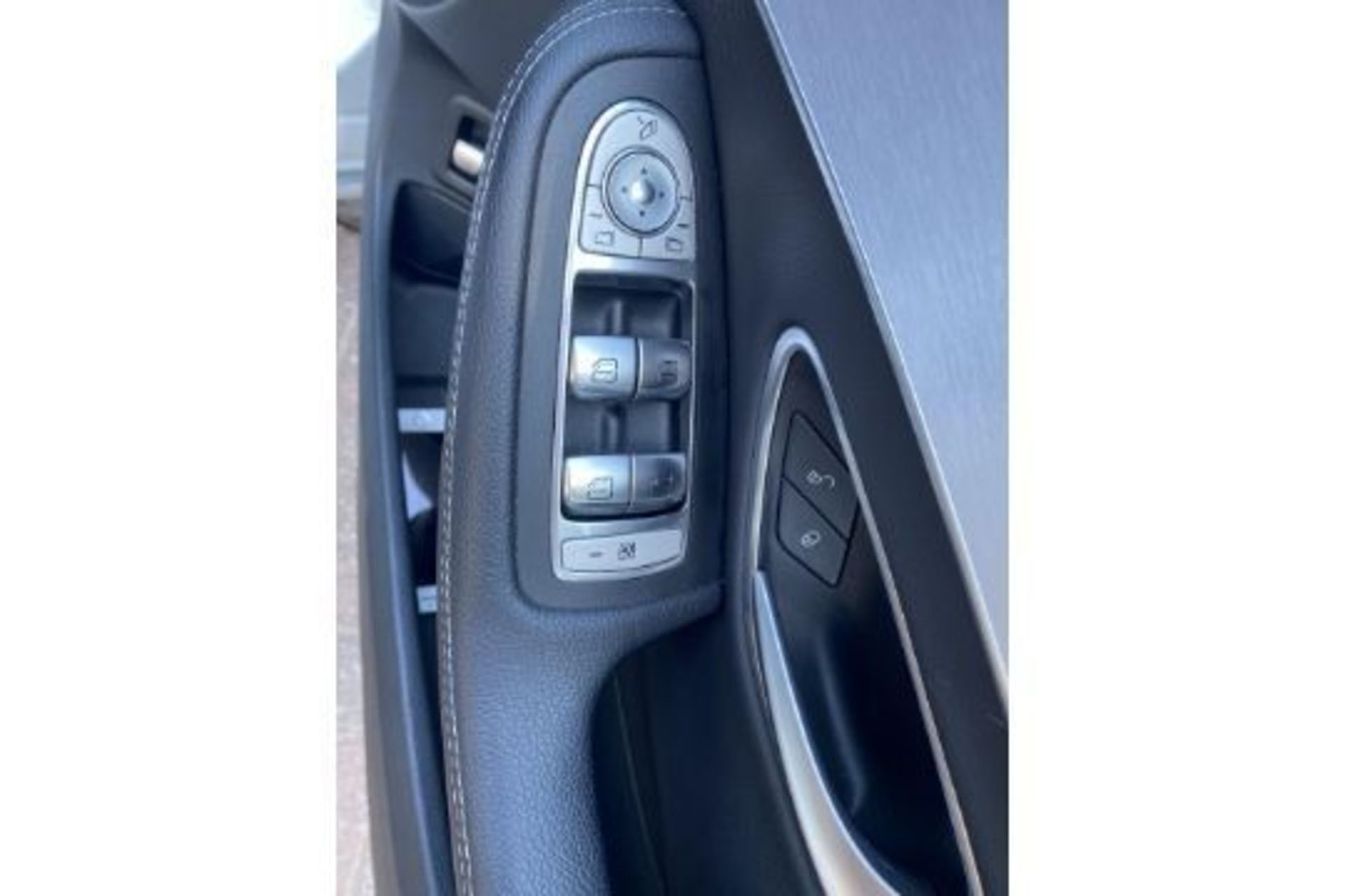 2019 MERCEDES C CLASS - Image 19 of 33