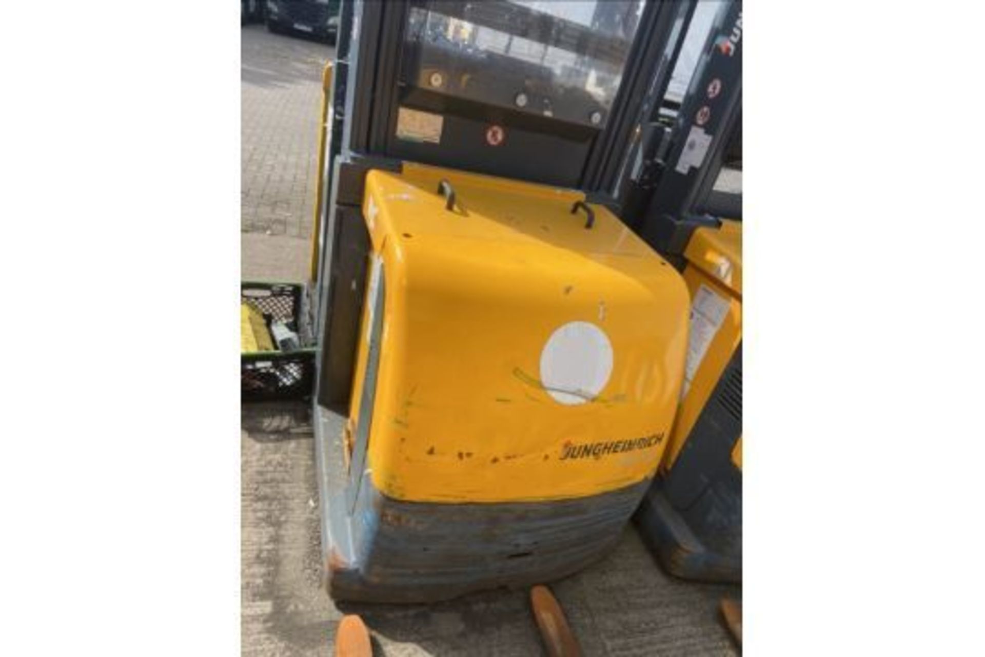 2006 BATTERY OPERATED JUNGHEINRICH FORKLIFT - Image 9 of 9