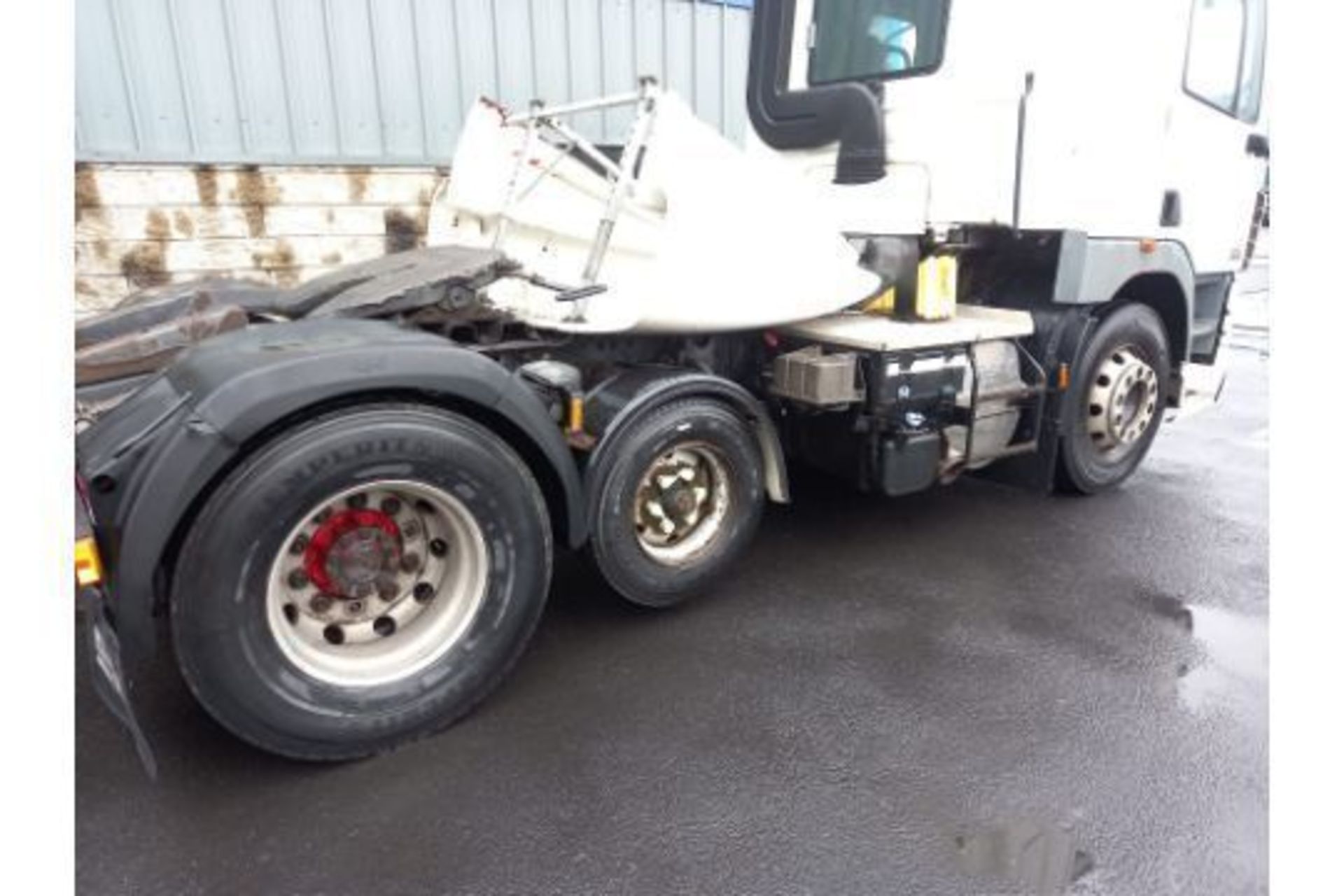 2010 DAF CF85 6X2 TRACTOR UNIT - Image 4 of 9