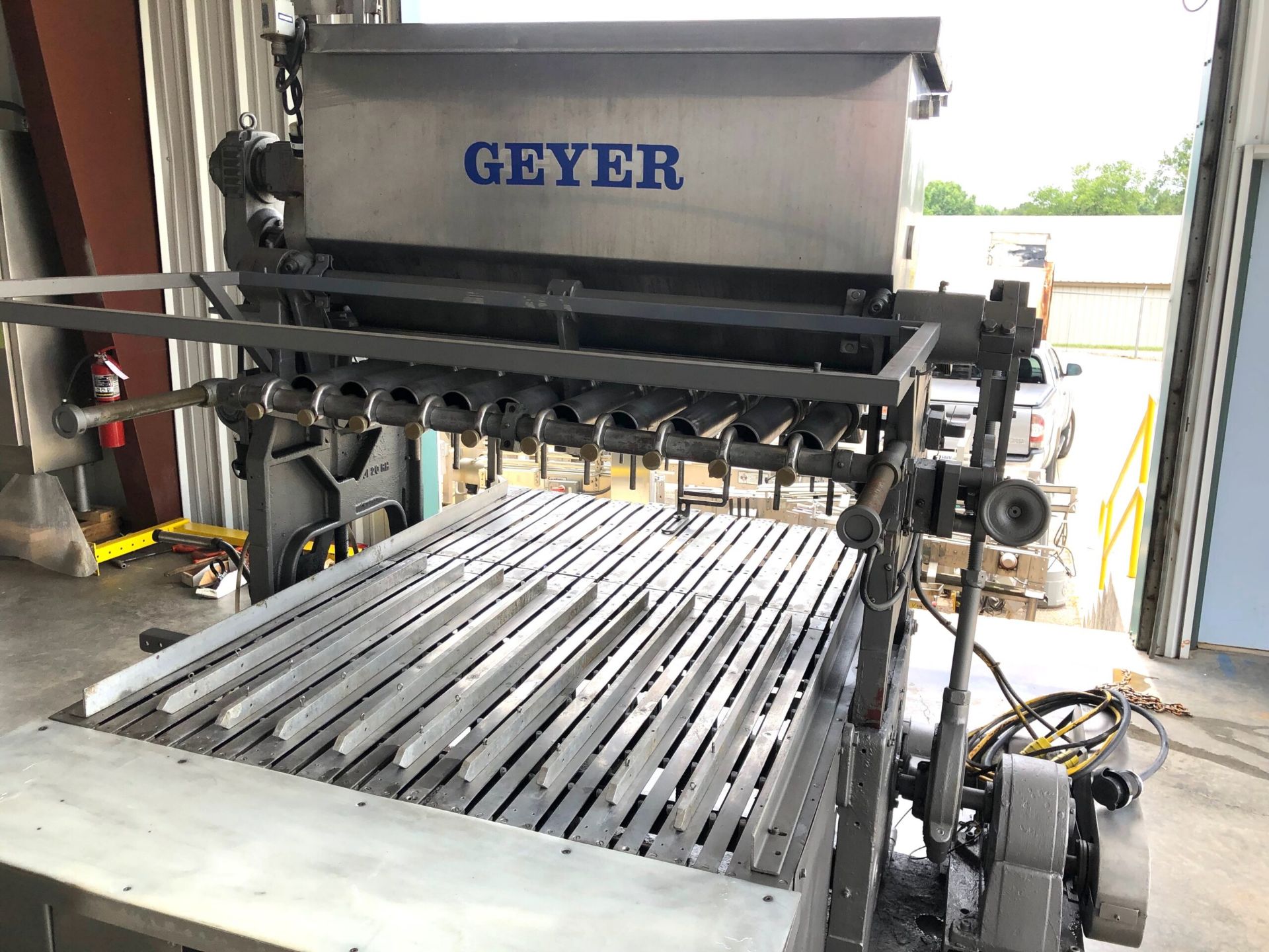 Geyer 10 Head Double Stroke Piston Filler - Image 5 of 13