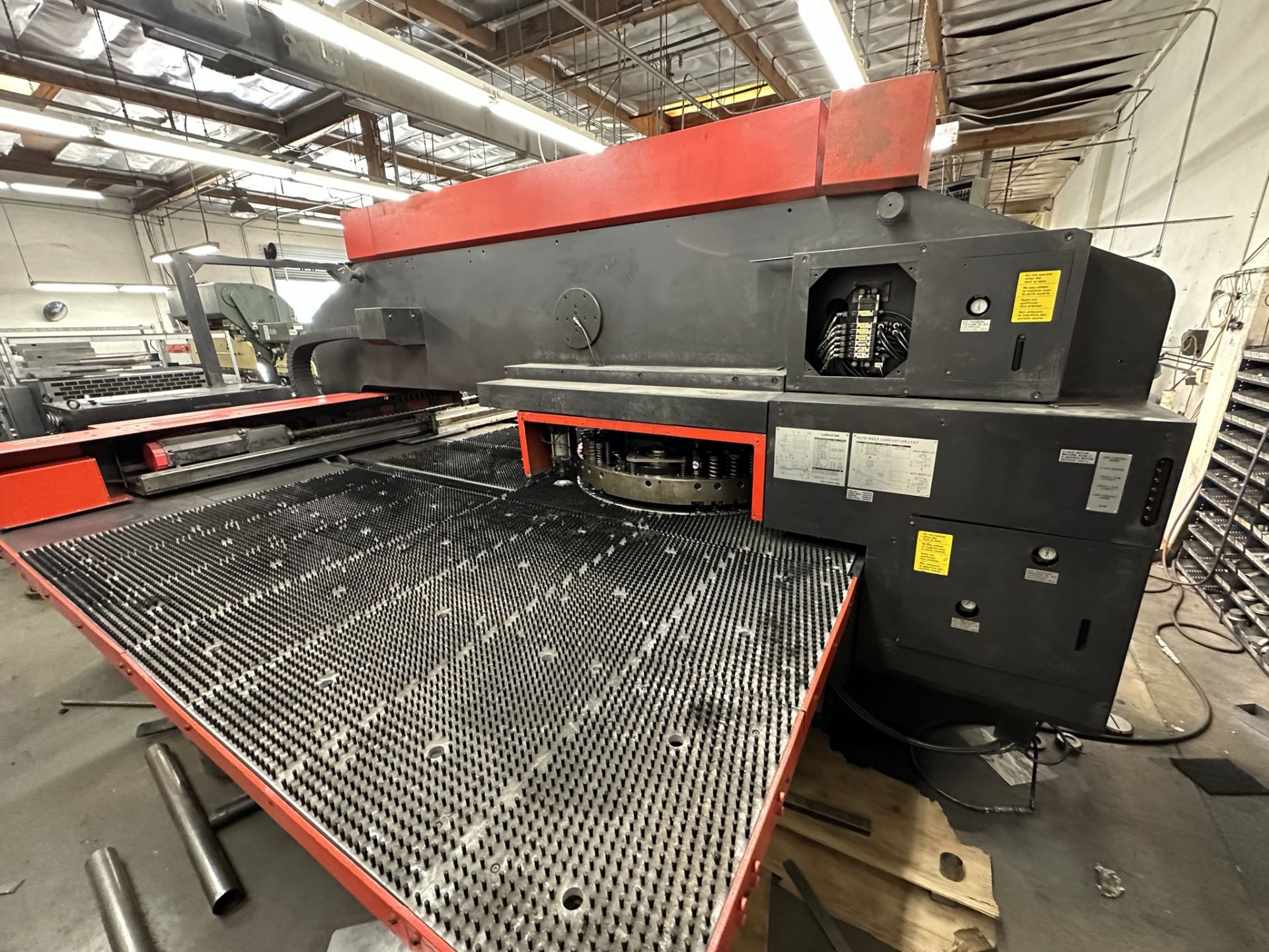 1996 AMADA VIPROS 358 KING TURRET PUNCH PRESS, 30-TON, 58-STATION, 50" X 157" SHEET SIZE, THICK - Image 11 of 21